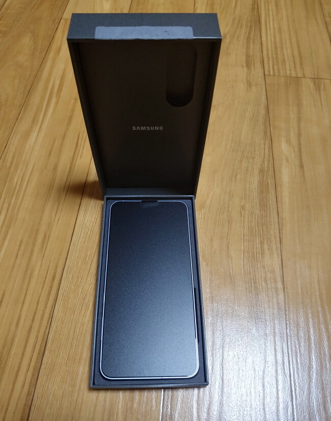 지금 다용하고 있는 휴데폰이 구입한 ...