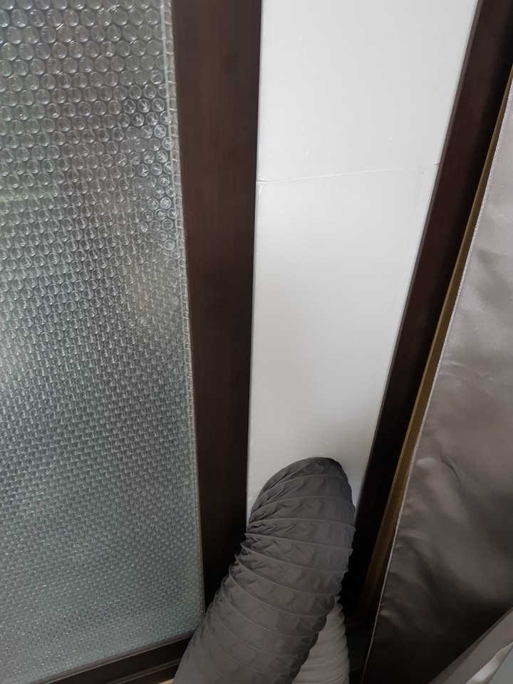 기본 자재가 너무 창틀에 끼어?맞추기...