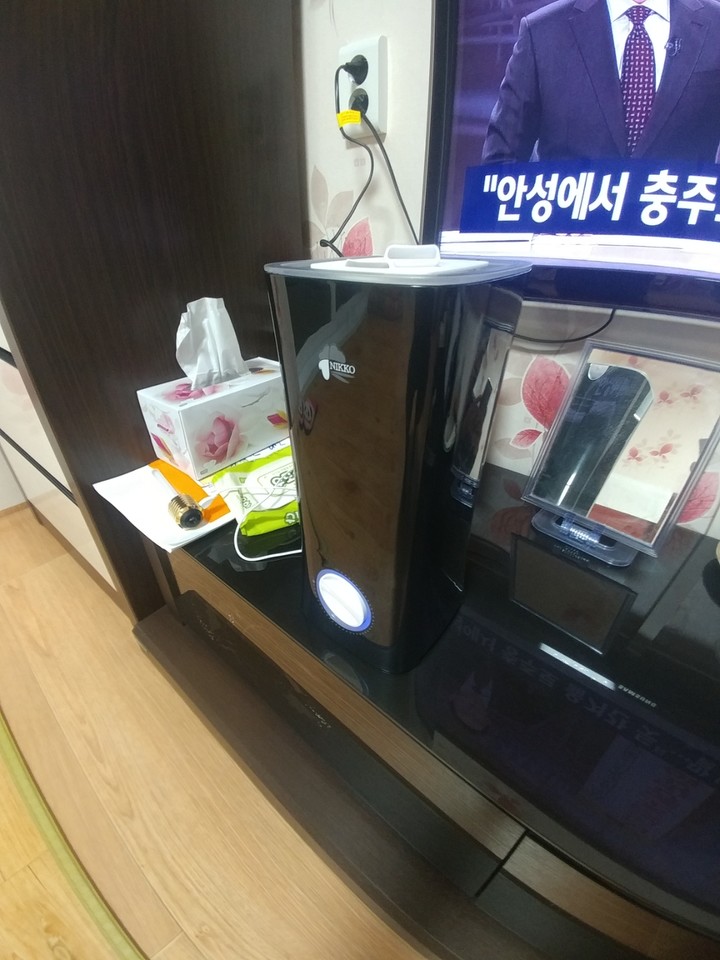 음....흰거 동일디자인 타사꺼랑 좀 다...
