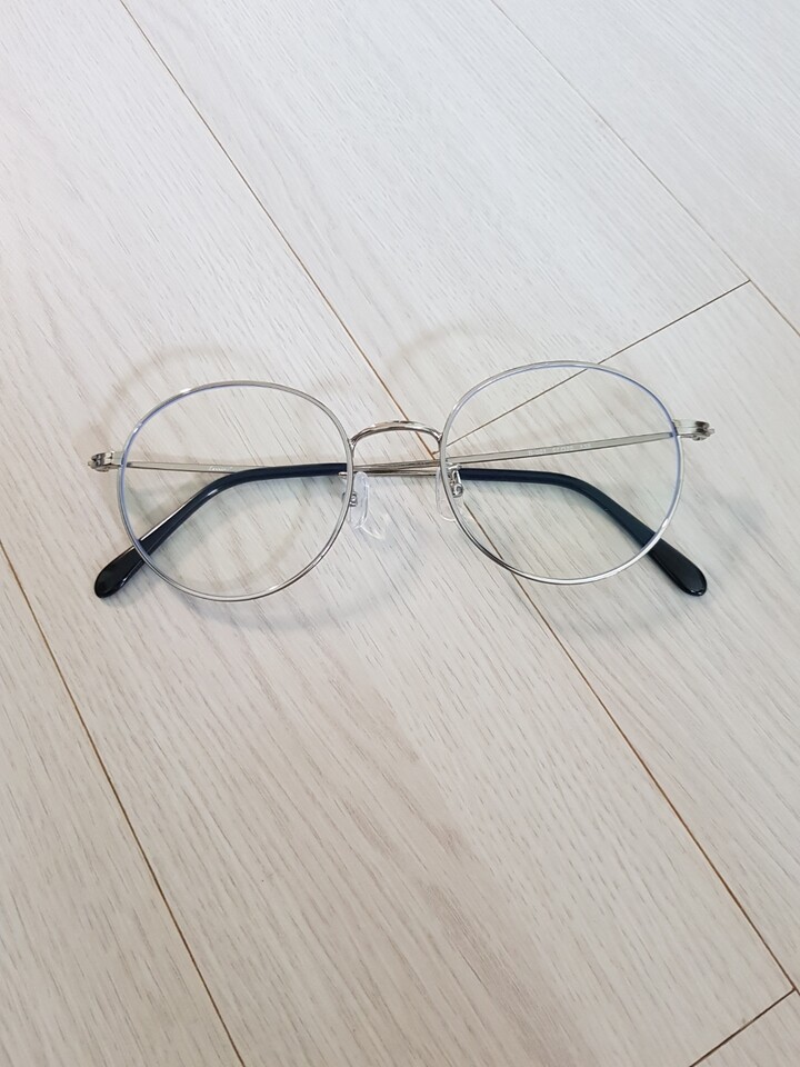 하루 써보니 눈이 극도로 편해졌습니...