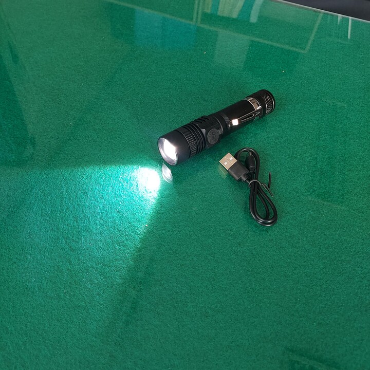 예전에 쓰던 휴대용 개인 랜턴을 분실...