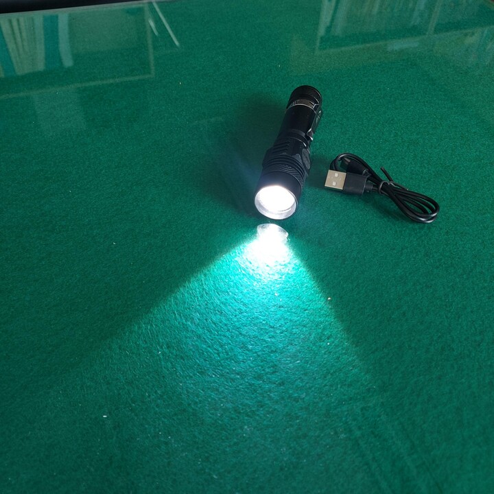 예전에 쓰던 휴대용 개인 랜턴을 분실...