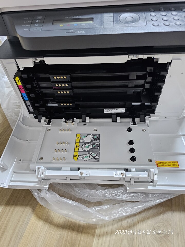 우선 잉크젯보단  레이저 토너가  오...