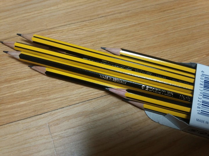 스테들러 노리스 연필은 매우 좋은 연...