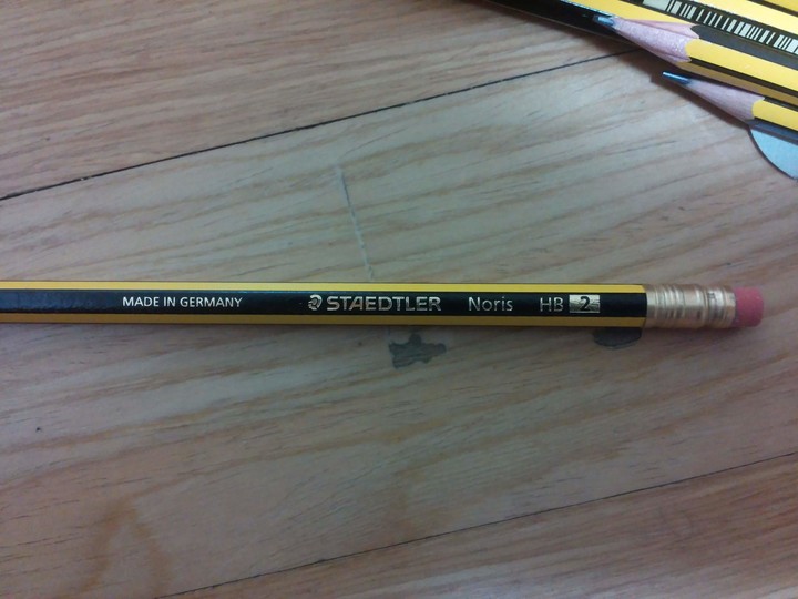 스테들러 노리스 연필은 매우 좋은 연...