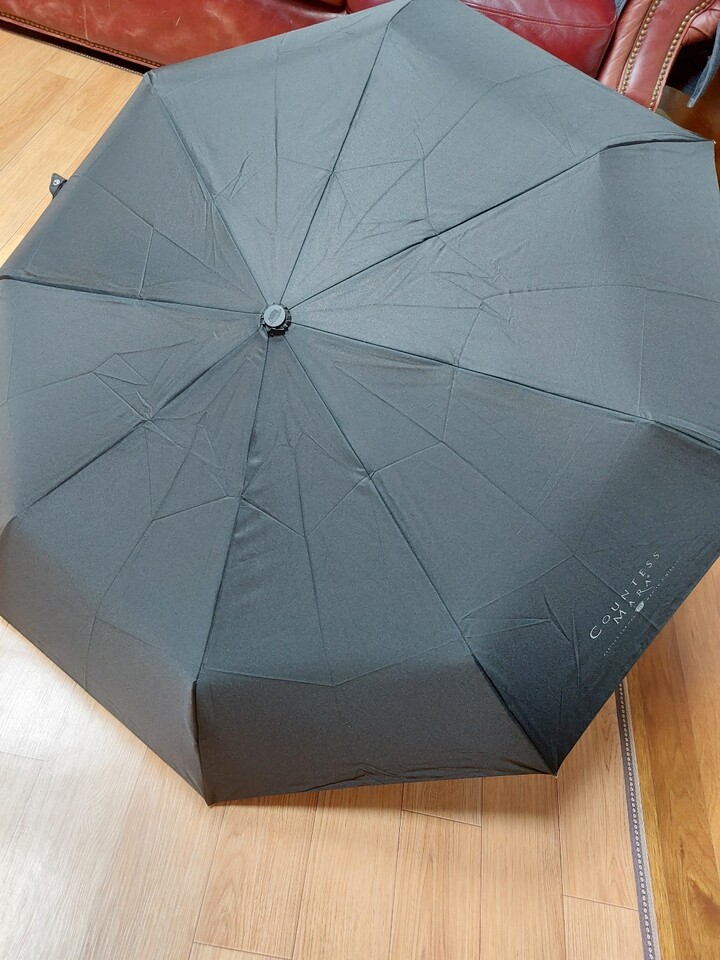 먼저 쓰던 우산이 고장나서 2개 구매...