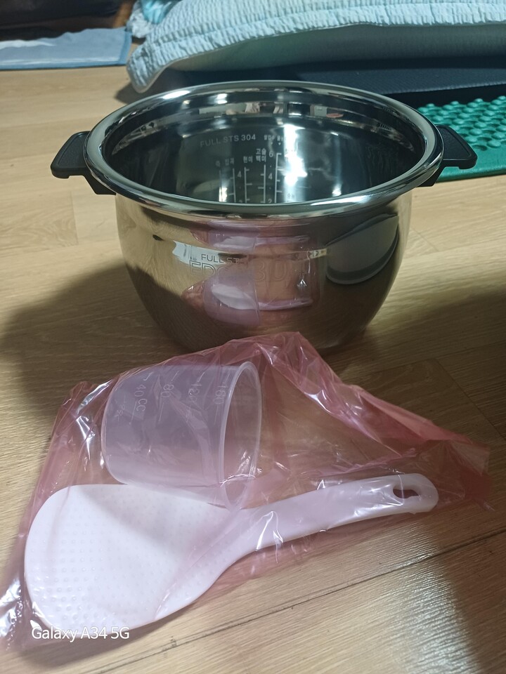 기존에 오래된 밥솥으로 밥을 하니 밥...