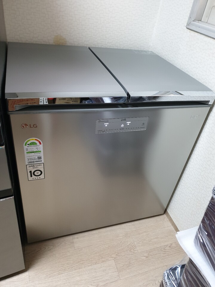 좋은 가격에 좋은 디자인의 김치 냉장...