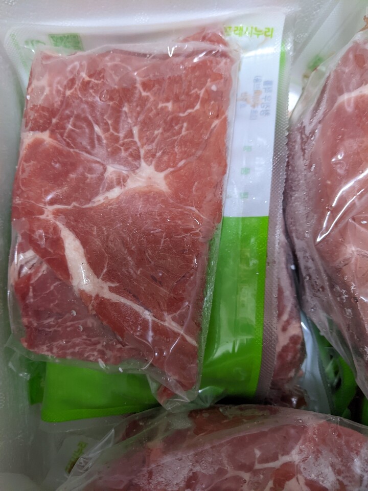 누리푸드 청정우 척롤 3초구이 샤브용 250g (4개) : 다나와 가격비교 [다나와] 누리푸드 청정우 척롤 3초구이 샤브용 250g (4개)