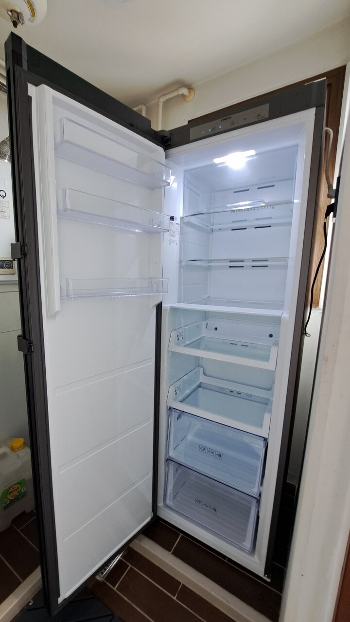 기존 냉장고가 고장나서 급하게 주문...