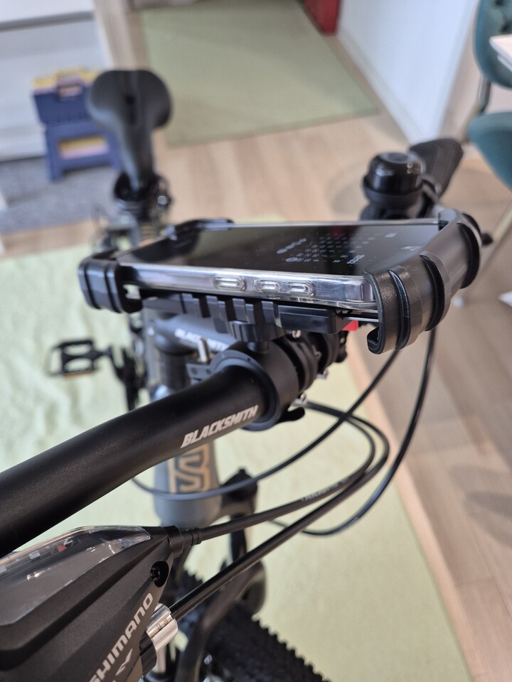 하루만에 배송 왔구요 박스포장 꼼꼼...