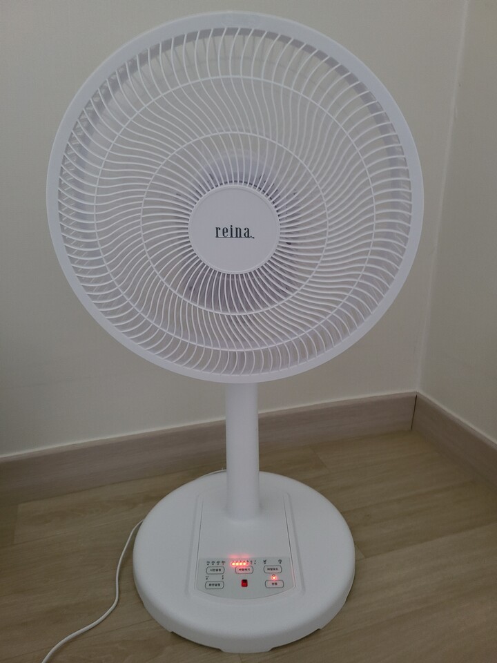 갑자기 더워진 날씨에 선풍기 하나더 ...