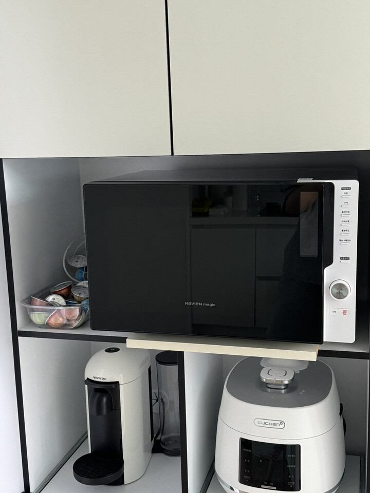 디자인도 예쁘고, 한대로 전자레인지...