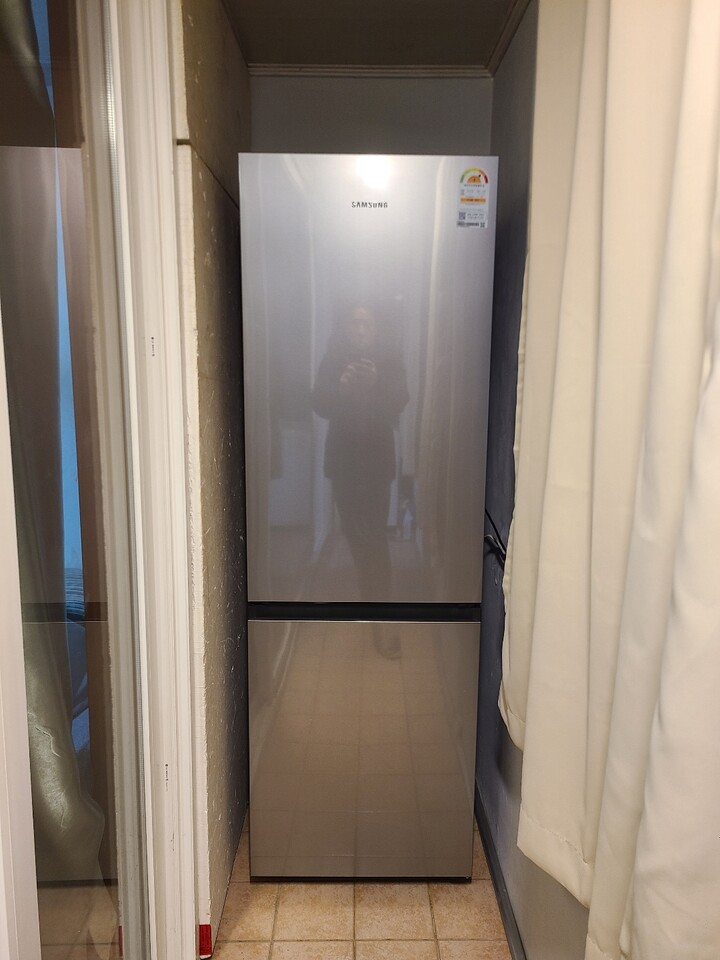 생각보다 배송이 빨랐고 설치도 친절...